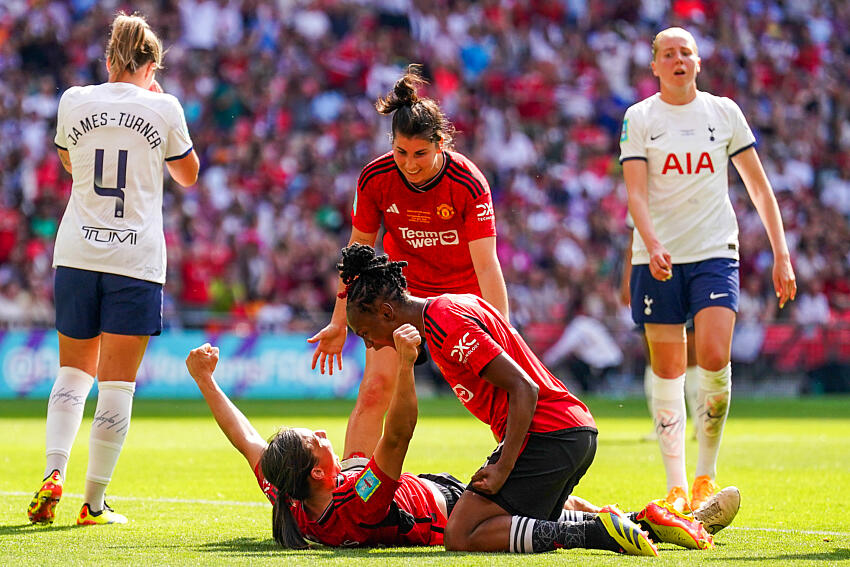 Manchester United Veteran on Her Way to Leicester City