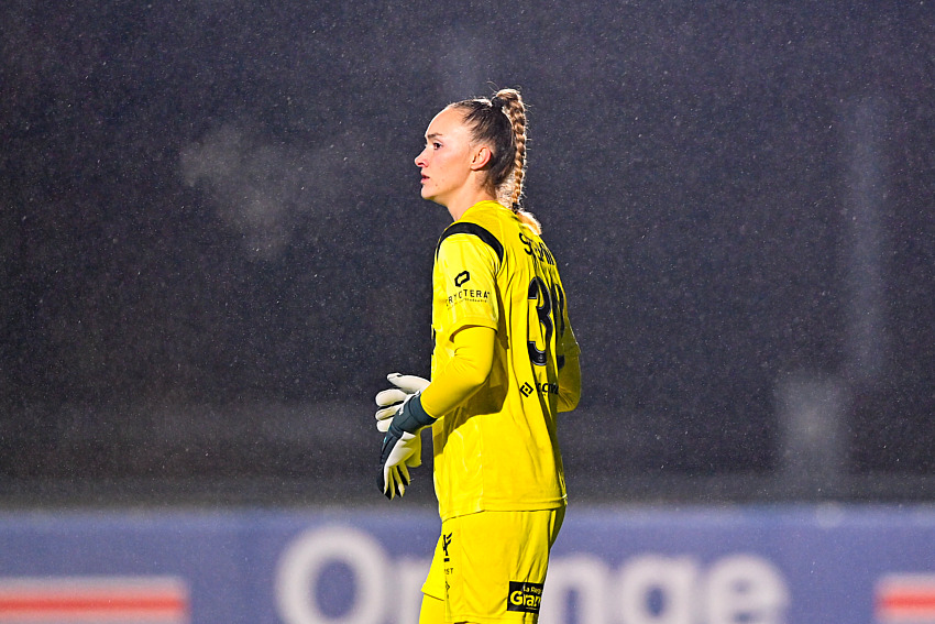 HSV Sign Goalkeeper from West Ham United