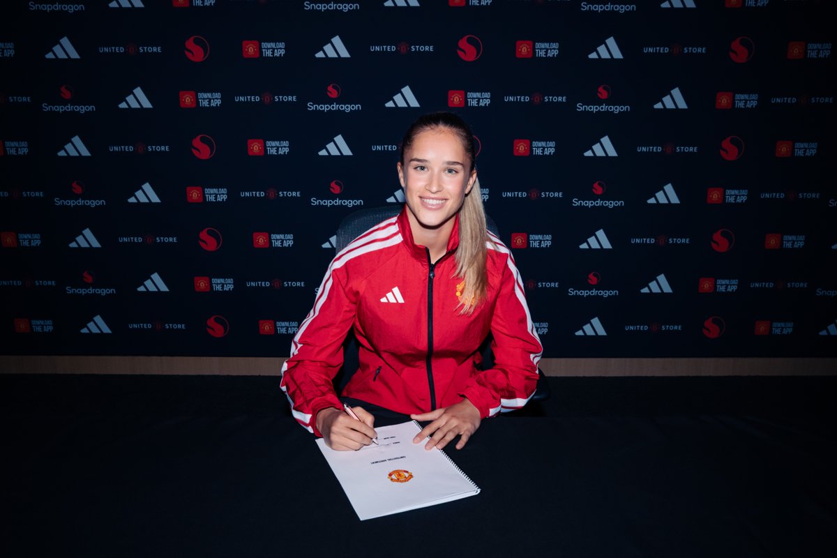 Manchester United Sign One of Spain’s Brightest Defensive Talents