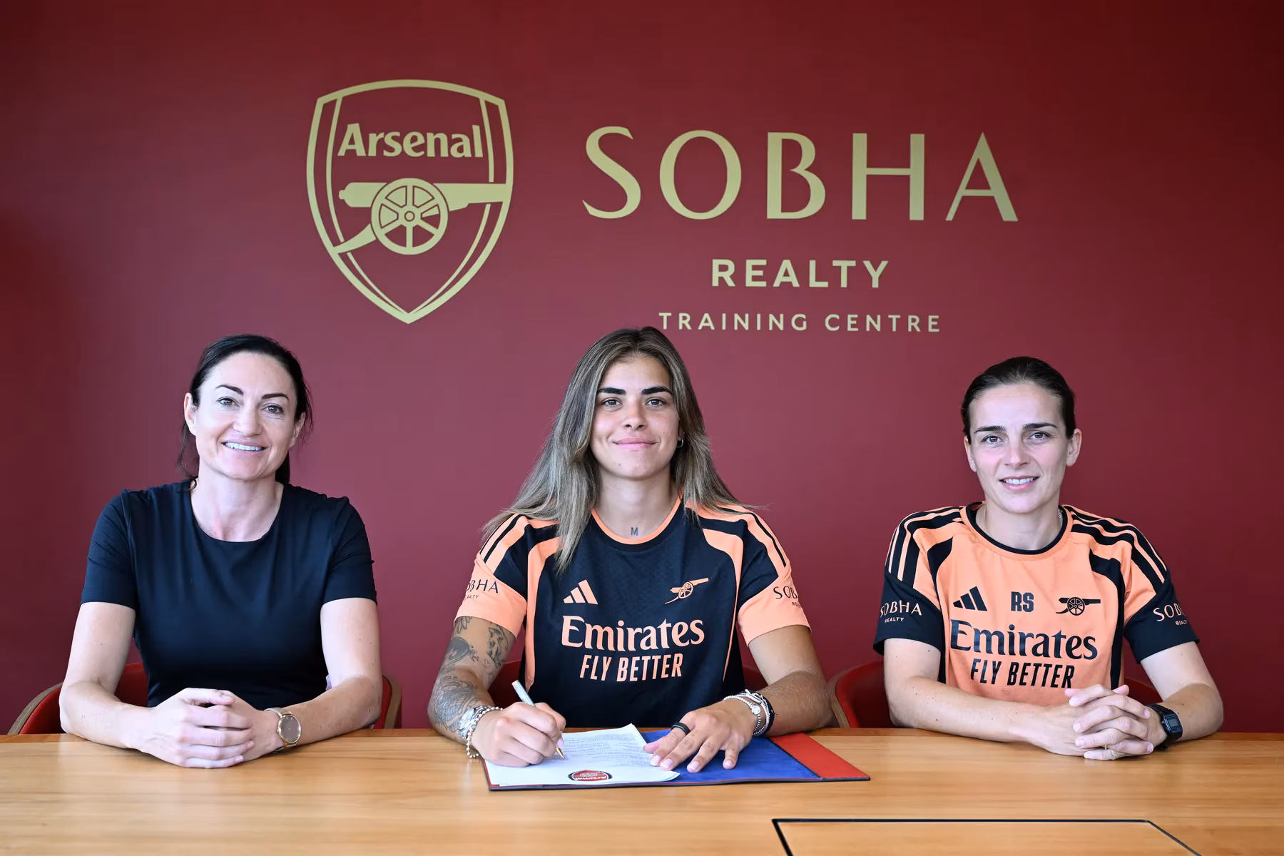 Arsenal Add Proven Winner to Strengthen Goalkeeping Options