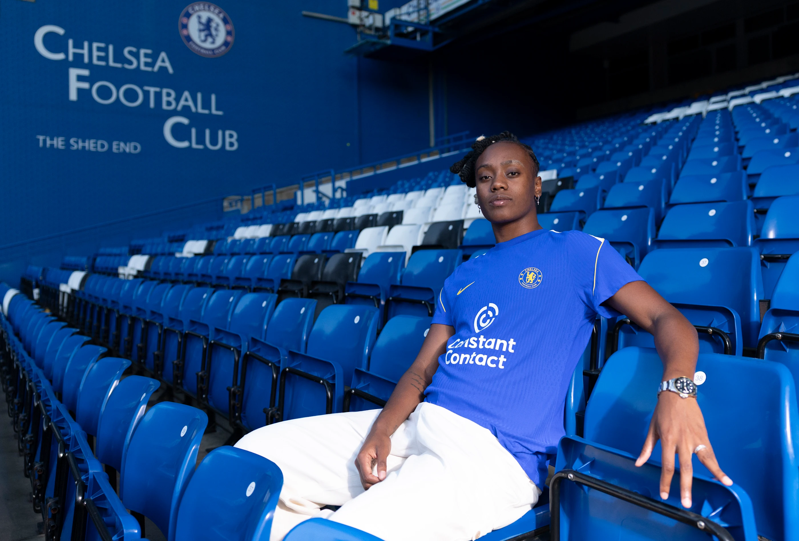 Chelsea Sign Manchester United Forward on 4 Year Deal