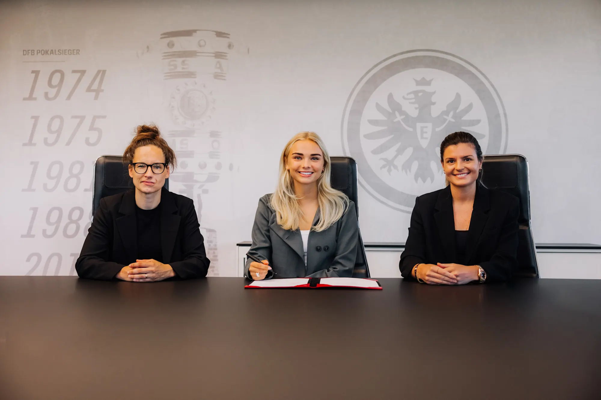 Eintracht Frankfurt Sign Danish Midfielder From Liverpool