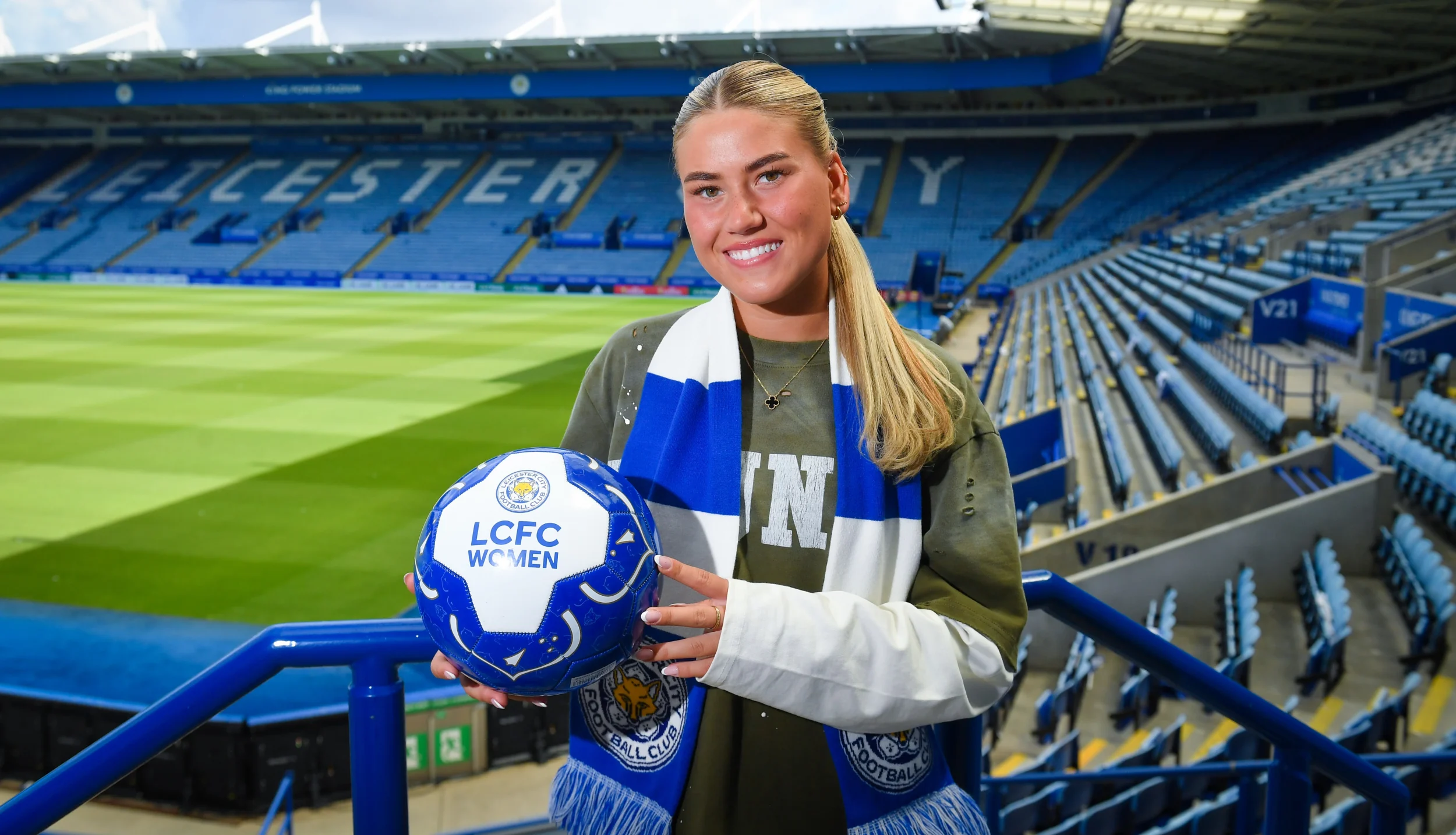 Poppy Pritchard signs for Leicester City