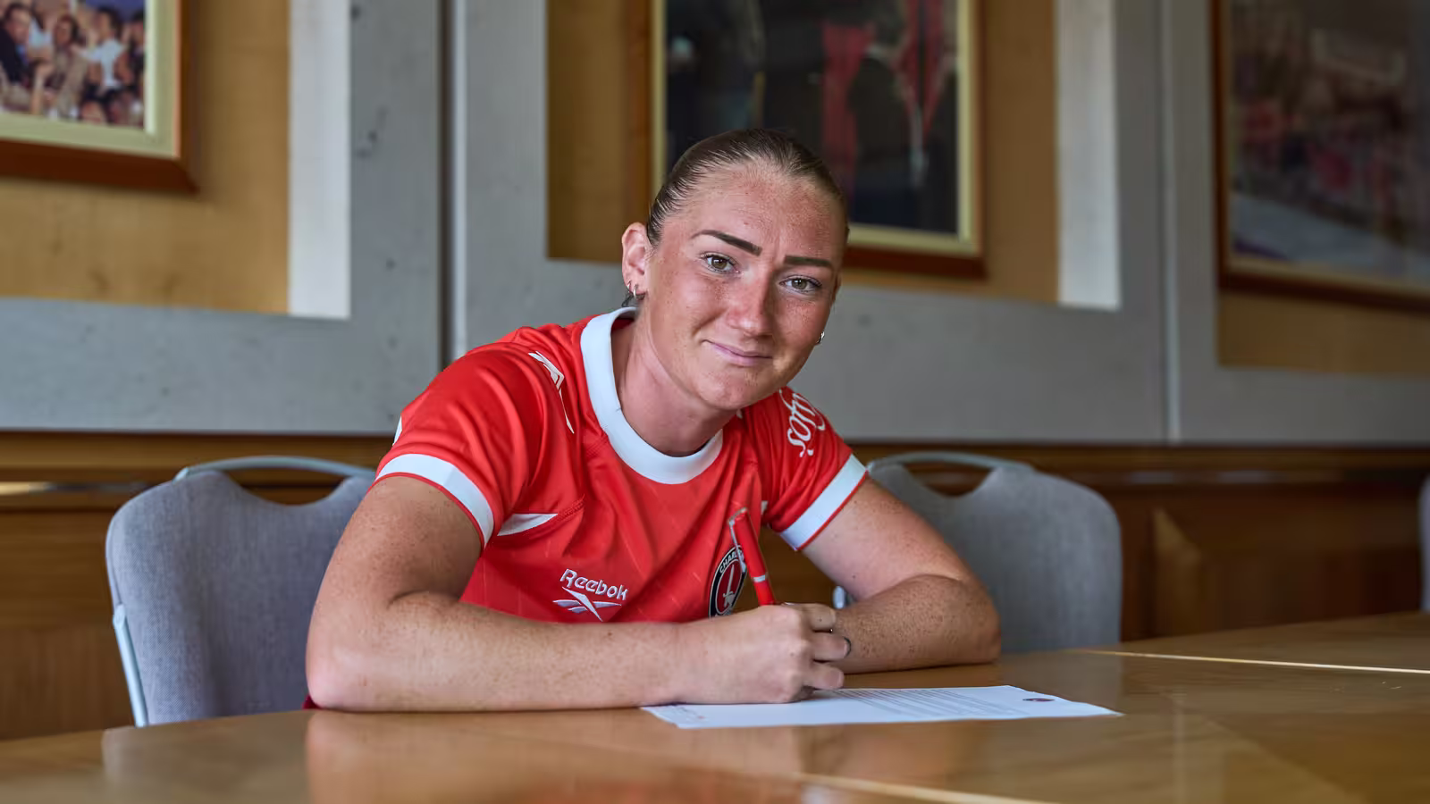 West Ham United Midfielder Signs Three-Year Contract With Charlton Athletic