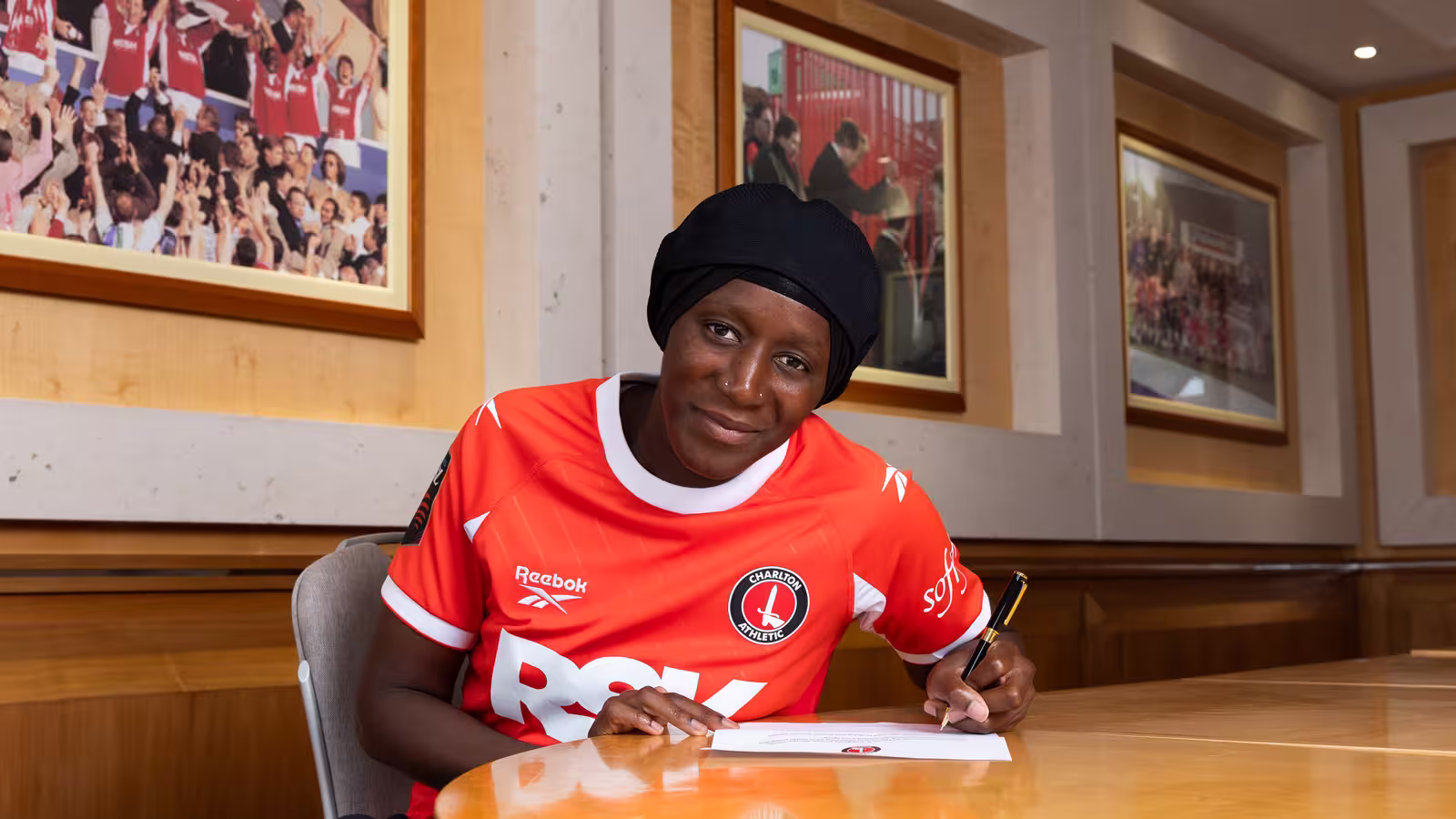 Charlton strengthen defence with Hawa Cissoko and Leighanne Robe
